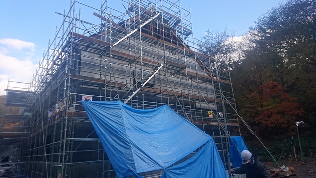 防水シート施工工事中の現場です。